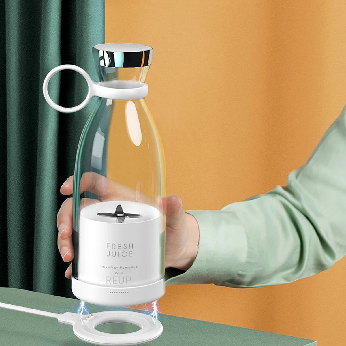 Mini Juice Blender Portable Electric Juicer Bottle 6 Blades Shake Orange Lemon USB Charging Mixer Squeezer Machine